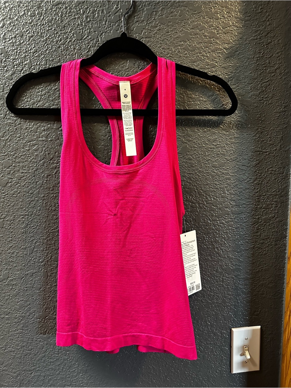 Lululemon Swiftly Tech Scoopneck Tank 2.0 Race size 6 - Jeweled Magenta - NWT